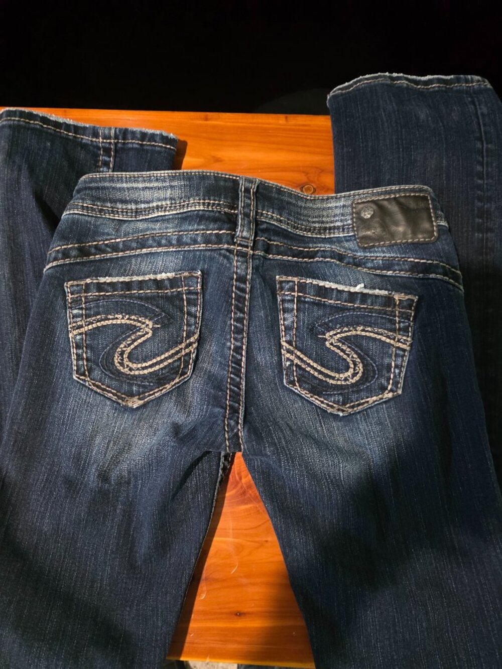 Women's Dark Blue Embroidered Pocket Jeans